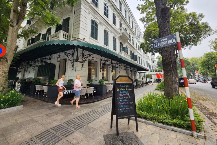 Khi nào Hà Nội thu phí vỉa hè? Khi nao Ha Noi thu phi via he?