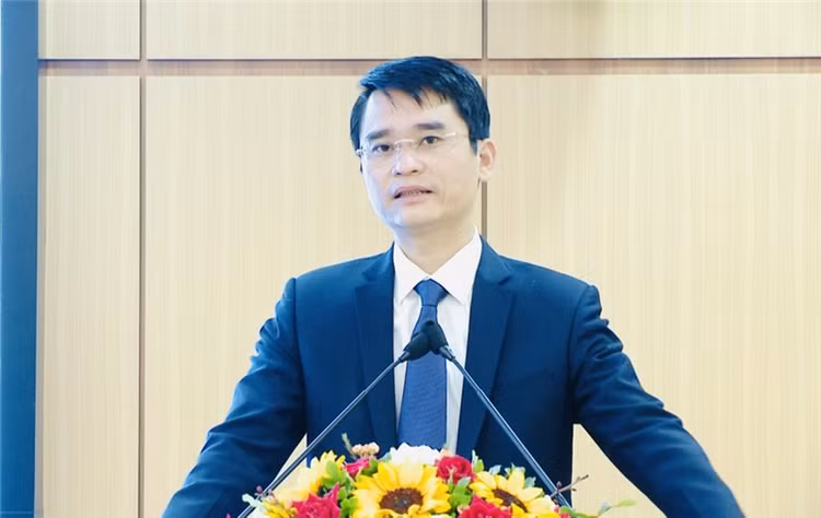 Khong tu loi, cuu Pho Chu tich Quang Ninh Pham Van Thanh bi khoi to…vi sao?