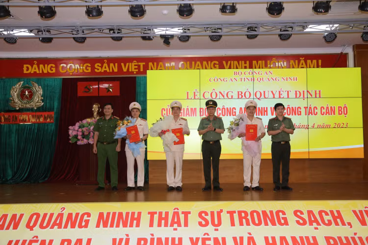 Thieu tuong Dinh Van Noi dieu dong, bo nhiem nhieu can bo CA Quang Ninh