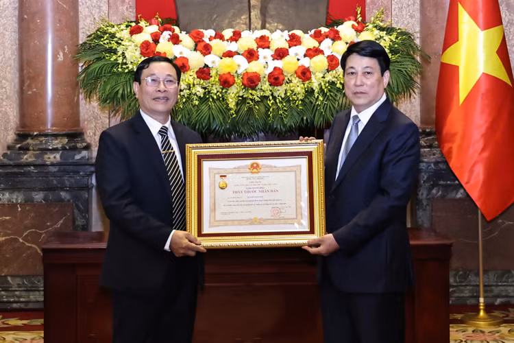 Chủ tịch nước trao danh hiệu “Thầy thuốc Nhân dân” cho 46 cá nhân - Hình 3 Chu tich nuoc trao danh hieu “Thay thuoc Nhan dan” cho 46 ca nhan-Hinh-3