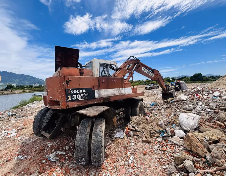 Da Nang: Khoi to doi tuong do chat thai khong dung noi quy dinh