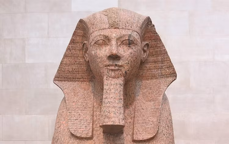 Nu pharaoh Ai Cap bi xoa bo thanh tuu vi ly do khong ngo