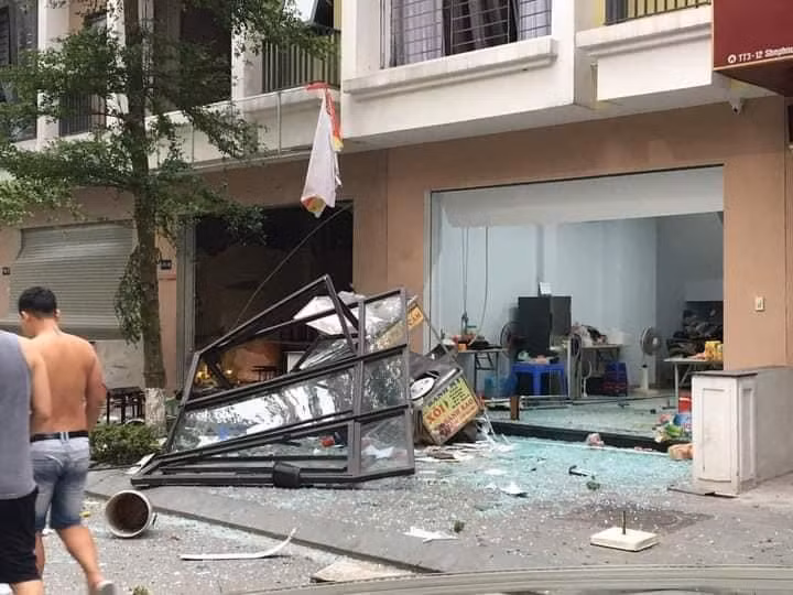 Hà Nội: Nổ khí gas ở cửa hàng kinh doanh đồ ăn Ha Noi: No khi gas o cua hang kinh doanh do an