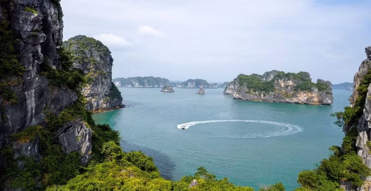 Quảng Ninh: Kéo dài thời gian thăm vịnh Hạ Long Quang Ninh: Keo dai thoi gian tham vinh Ha Long