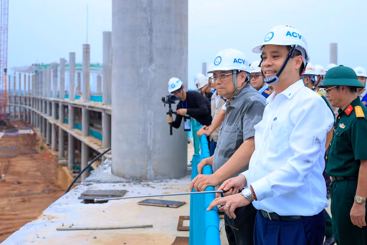 Phê bình 29 bộ, cơ quan, 21 địa phương giải ngân đầu tư công thấp Phe binh 29 bo, co quan, 21 dia phuong giai ngan dau tu cong thap
