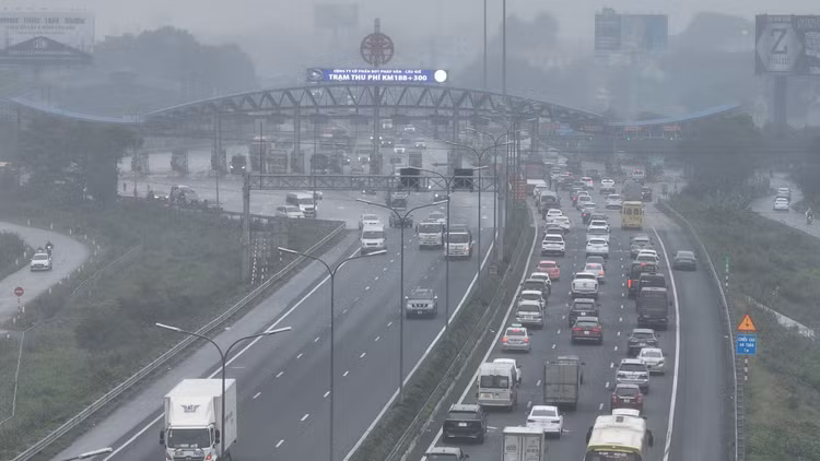 Ha Noi: Vanh dai 3 un tac xuyen dem ngay dau nghi Tet-Hinh-8