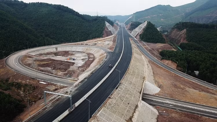 Cận cảnh 11 dự án giao thông trọng điểm hoàn thành trong năm 2023 - Hình 2 Can canh 11 du an giao thong trong diem hoan thanh trong nam 2023-Hinh-2