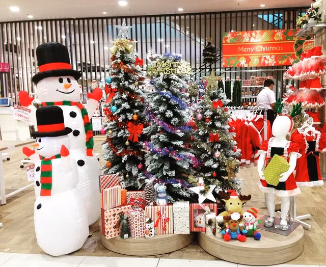 Top địa điểm chơi Noel ở Hà Nội dịp Giáng sinh 2023 - Hình 2 Top dia diem choi Noel o Ha Noi dip Giang sinh 2023-Hinh-2