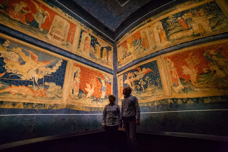 Ngắm vẻ đẹp tấm thảm dệt Ngày tận thế được UNESCO vinh danh - Hình 3 Ngam ve dep tam tham det Ngay tan the duoc UNESCO vinh danh-Hinh-3