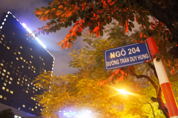 Giai đoạn 1: Thực hiện thí điểm thu phí theo điểm (theo vị trí) nhằm giảm lưu lượng xe ô tô từ xa, từ đó giảm tình trạng ùn ứ giao thông trên một số trục chính. Các vị trí thu phí theo điểm bố trí gồm: Đường Trần Duy Hưng...