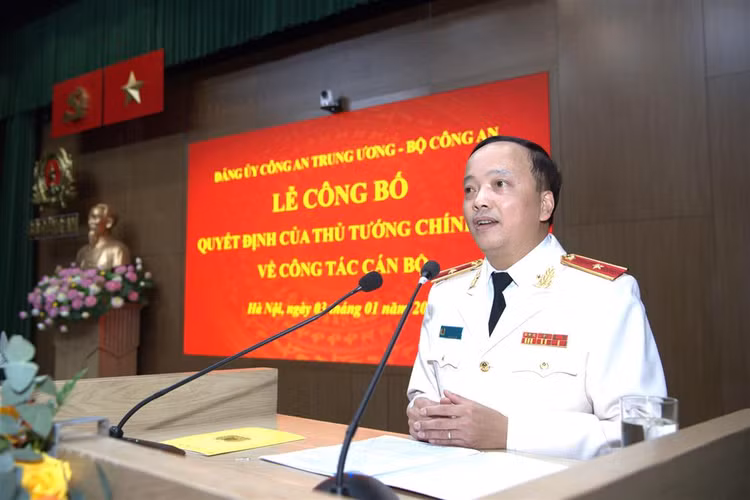 Thiếu tướng Đặng Hồng Đức giữ chức Thứ trưởng Bộ Công an - Hình 2 Thieu tuong Dang Hong Duc giu chuc Thu truong Bo Cong an-Hinh-2