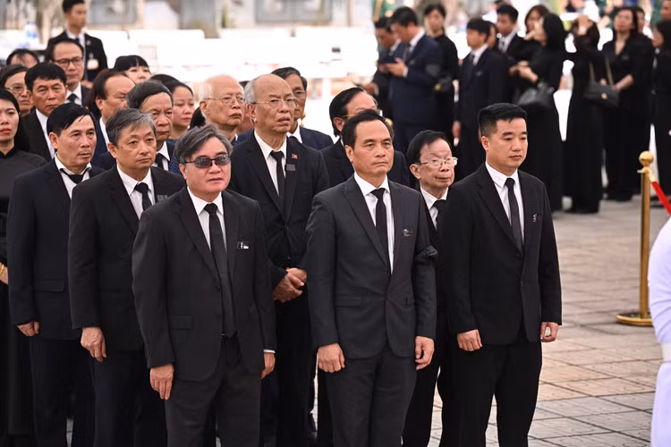 Đoàn Liên hiệp các Hội Khoa học và Kỹ thuật Việt Nam viếng Tổng Bí thư Nguyễn Phú Trọng - Hình 2 Doan Lien hiep cac Hoi Khoa hoc va Ky thuat Viet Nam vieng Tong Bi thu Nguyen Phu Trong-Hinh-2