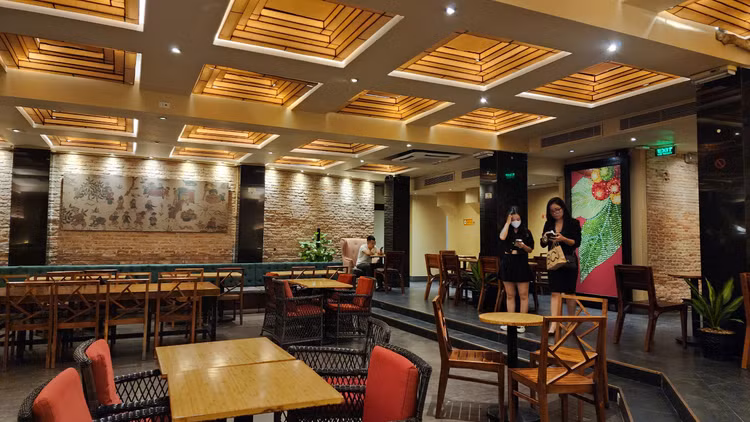 Nha hat Lon Ha Noi bi xam hai: Cham dut hoat dong cua Highlands Coffee