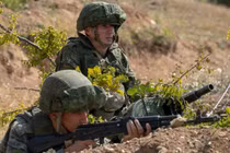 Vòng vây thép ở Donetsk, quân Ukraine mắc kẹt giữa làn mưa pháo Nga