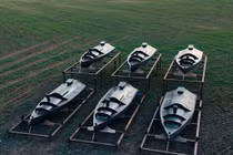 “Tàu mẹ” Barracuda tung đàn UAV tấn công tàu Nga trên sông Dnipro