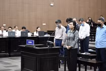 Hôm nay cựu Bộ trưởng Nguyễn Thị Kim Tiến ra tòa xin hưởng án treo