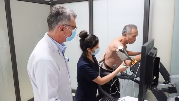 Phát hiện nhiều bệnh lý tim mạch nguy hiểm bằng máy điện tim gắng sức ảnh 1