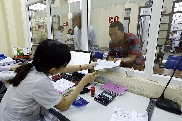 Từ 15/8, giá khám chữa bệnh sẽ tăng bao nhiêu?