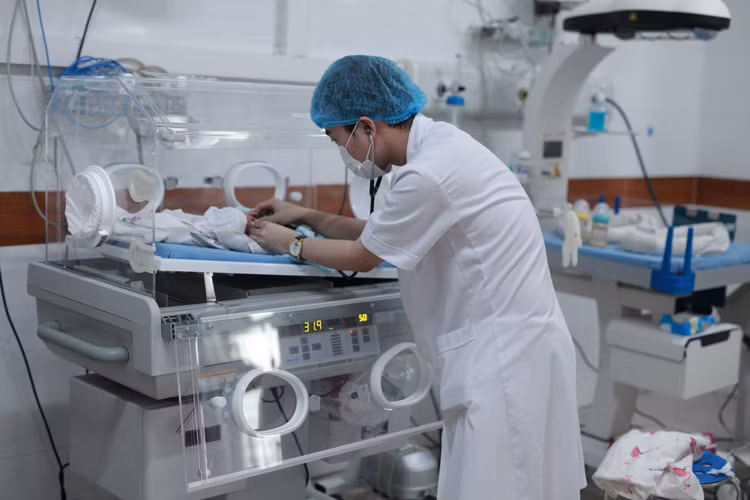 Viêm màng não ở trẻ nhỏ - Ảnh BVCC