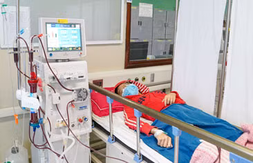 Bệnh nhân suy thận cấp phải lọc máu chu kỳ - Ảnh minh họa