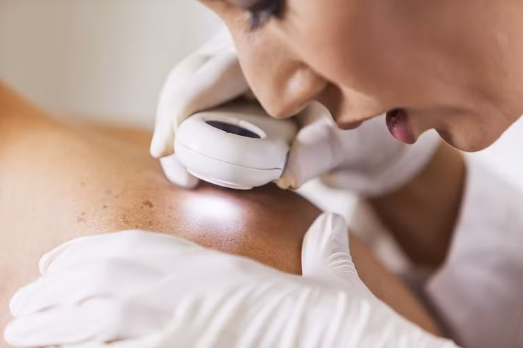Phòng khám chuyên khoa da liễu Dr.Lad bị phạt nặng - Ảnh minh hoạ