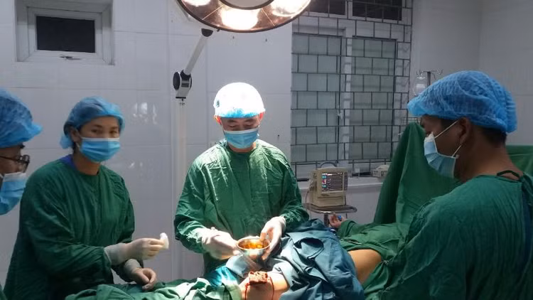 Bệnh viện E lên phẫu thuật tại Hà Giang