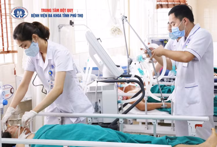Chăm sóc bệnh nhân đột quỵ tại bệnh viện Đa khoa Phú Thọ