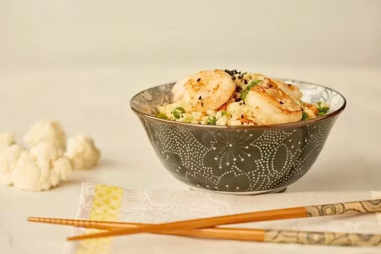 Bác sĩ mách cách ăn ít năng lượng để giảm cân và chữa bệnh - Ảnh minh hoạ