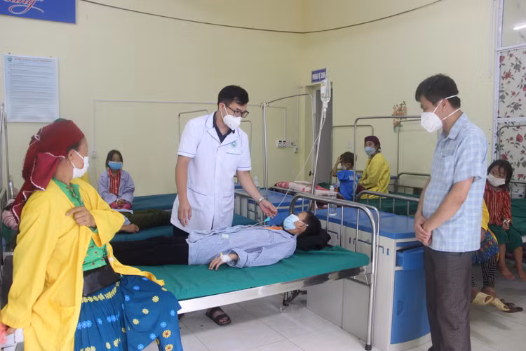 Bệnh nhân Bạch hầu đang được điều trị tại BV Đa khoa huyện Mèo Vạc