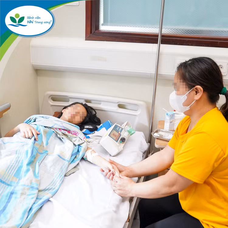 Bệnh nhi may mắn được cứu sống sau 3 ngày hôn mê vì đuối nước Bệnh nhi may mắn được cứu sống sau 3 ngày hôn mê vì đuối nước