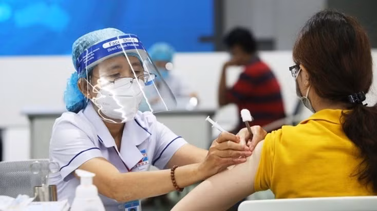 COVID-19 tăng trở lại: Có cần tiêm vaccine? ảnh 2