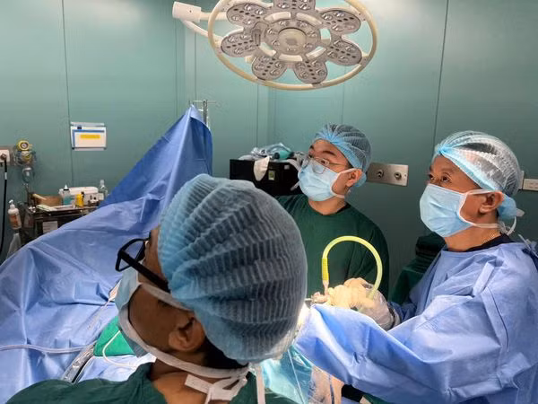Ca phẫu thuật nội soi khớp gối cho bệnh nhân - Ảnh BVCC