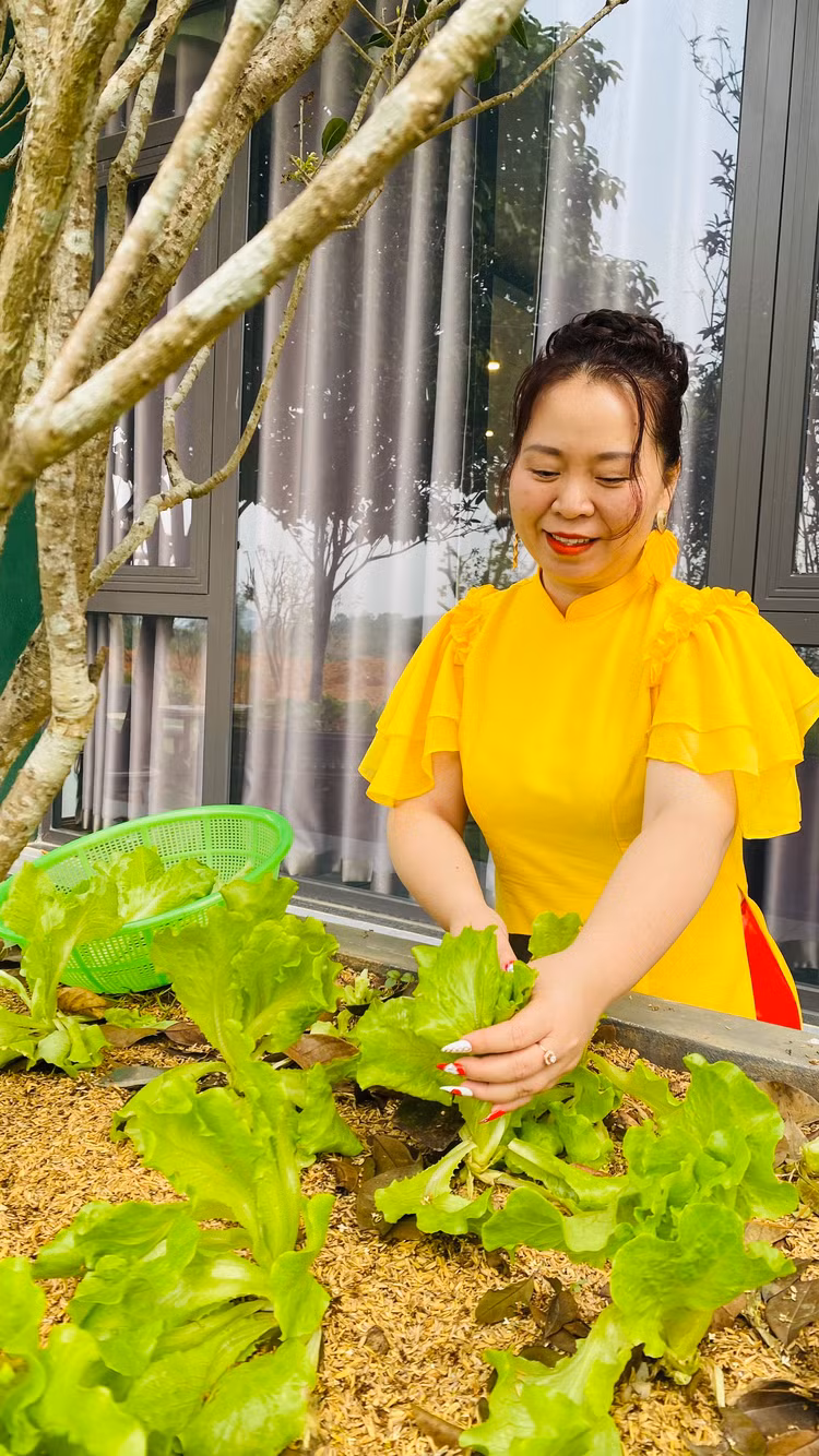 Á hậu Vũ Dung trong đời sống thường ngày. Á hậu Vũ Dung trong đời sống thường ngày.