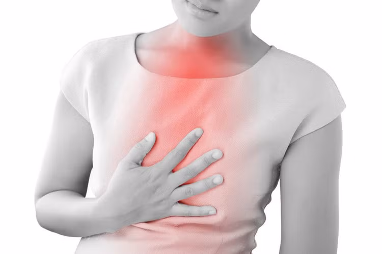 Bác sĩ chỉ rõ đặc điểm nhiều bệnh qua cơn đau ngực - ảnh minh họa Bác sĩ chỉ rõ đặc điểm nhiều bệnh qua cơn đau ngực - ảnh minh họa
