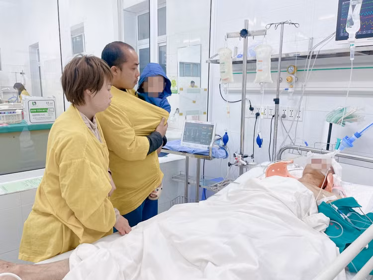 Phút chia tay của vợ và người nhà anh K