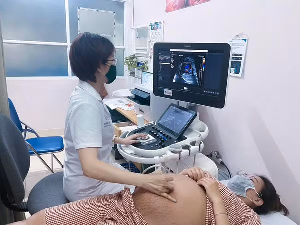 Siêu âm thai tầm soát dị tật tim trẻ em - Ảnh minh họa