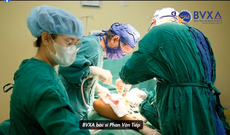 Ca phẫu thuật trật khớp háng cho bệnh nhi - Ảnh BVCC Ca phẫu thuật trật khớp háng cho bệnh nhi - Ảnh BVCC
