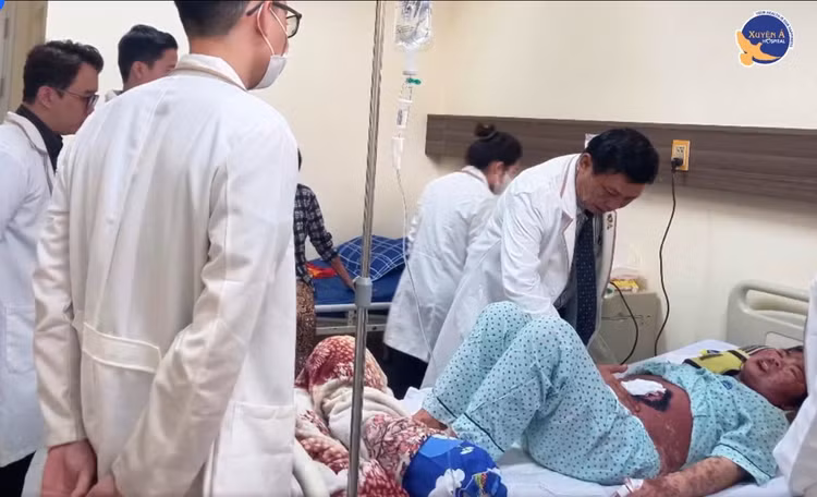 Bệnh nhân bị ung thư di căn kèm hội chứng hội chứng miễn dịch Steven Johnson nguy kịch - Ảnh BVCC Bệnh nhân bị ung thư di căn kèm hội chứng hội chứng miễn dịch Steven Johnson nguy kịch - Ảnh BVCC