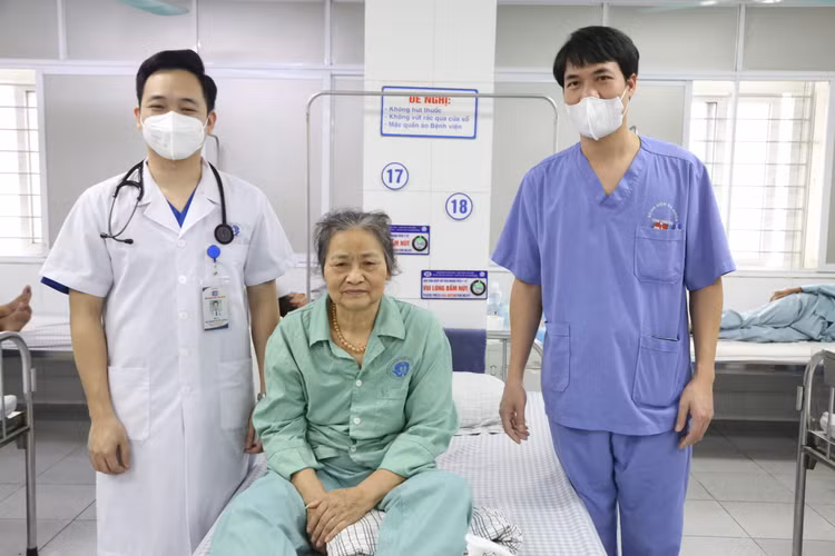 Sức khỏe người bệnh M đã ổn định, chức năng thận tốt và không có tình trạng suy thận cấp