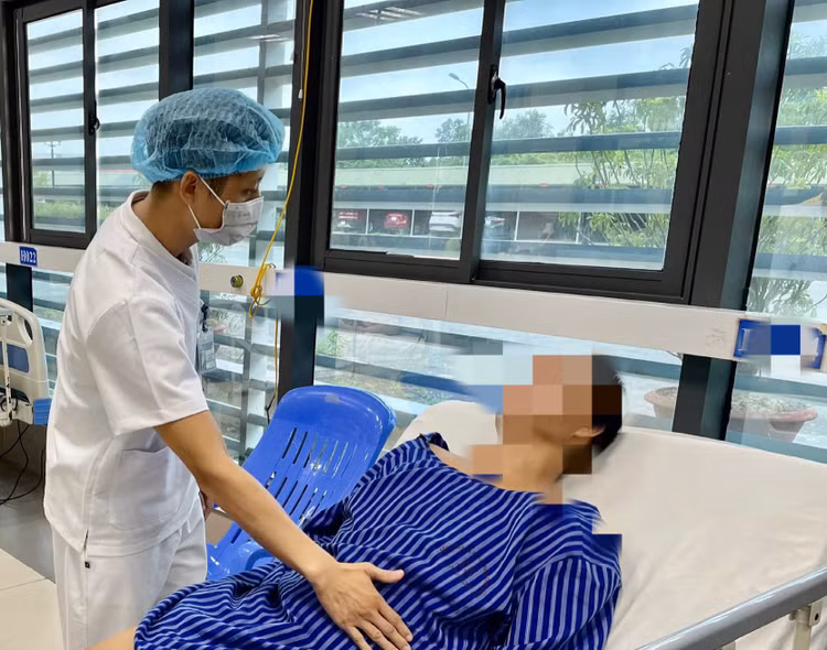 Mua nấm đỏ ngoài chợ về ăn, bệnh nhân 37 tuổi bị ngộ độc, suy thận cấp Mua nấm đỏ ngoài chợ về ăn, bệnh nhân 37 tuổi bị ngộ độc, suy thận cấp