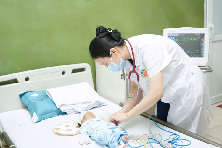 Kỳ tích cứu sống trẻ bị bệnh tim đe dọa tính mạng từ trong bụng mẹ