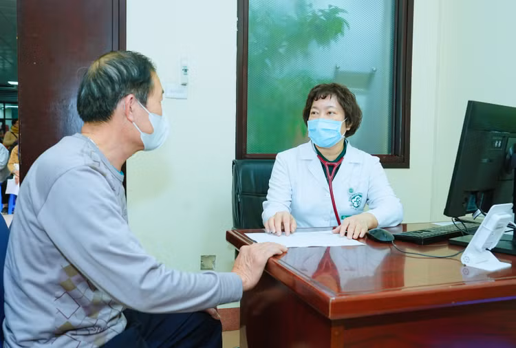 Bác sĩ mách những lưu ý giúp bệnh nhân tim mạch “vượt sóng” cúm mùa - Ảnh BVCC Bác sĩ mách những lưu ý giúp bệnh nhân tim mạch “vượt sóng” cúm mùa - Ảnh BVCC