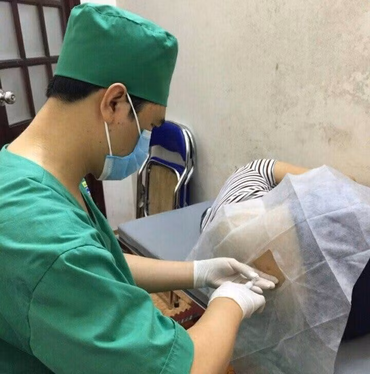 Bác sĩ mách cách tránh bệnh thoát vị đĩa đệm ảnh 1
