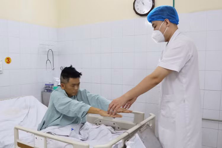 Bệnh nhân ngừng tuần hoàn 45 phút được cấp cứu thành công, hồi phục vận động tốt, không di chứng - Ảnh BVCC