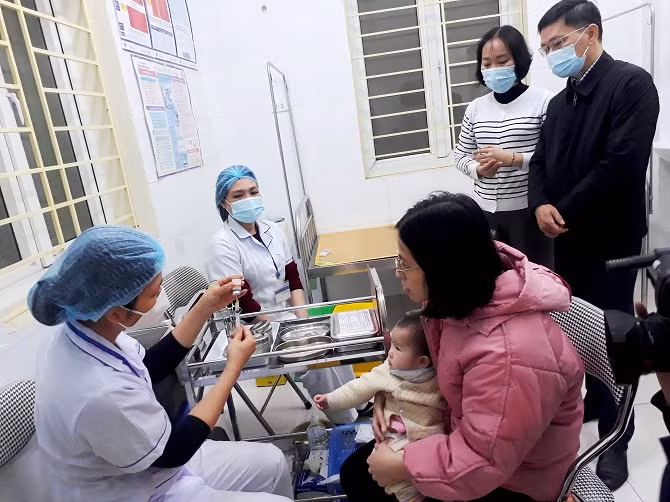 Hà Nội thực hiện tiêm phòng sởi tại tất cả các quận huyện trên địa bàn từ ngày 17-28/2