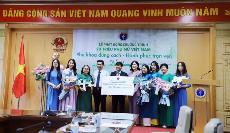 Lễ phát động chiến dịch truyền thông dự phòng nhiễm khuẩn đường sinh sản Lễ phát động chiến dịch truyền thông dự phòng nhiễm khuẩn đường sinh sản