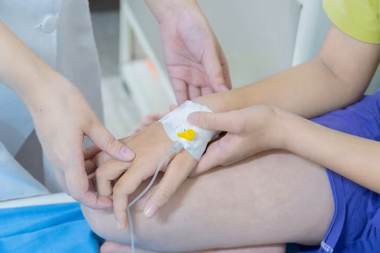 Bé 11 tuổi nhiễm trùng nghiêm trọng do dị ứng: Bác sĩ chỉ cách xử lý Bé 11 tuổi nhiễm trùng nghiêm trọng do dị ứng: Bác sĩ chỉ cách xử lý
