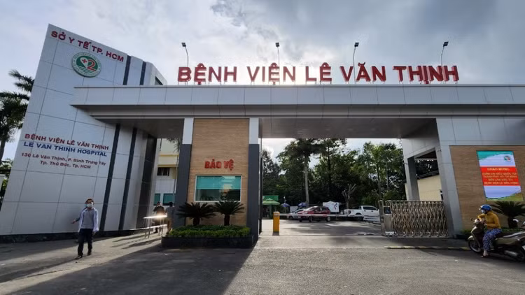Bệnh viện Lê Văn Thịnh đang điều trị 15 học sinh tiểu học nghi ngộ độc thực phẩm. Ảnh: VietNamNet Bệnh viện Lê Văn Thịnh đang điều trị 15 học sinh tiểu học nghi ngộ độc thực phẩm. Ảnh: VietNamNet