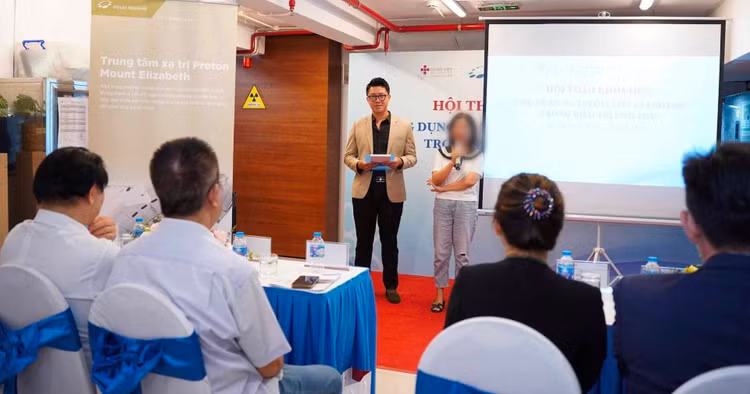 Một bệnh nhân ung thư chia sẻ về quá trình điều trị bệnh tại hội thảo Một bệnh nhân ung thư chia sẻ về quá trình điều trị bệnh tại hội thảo