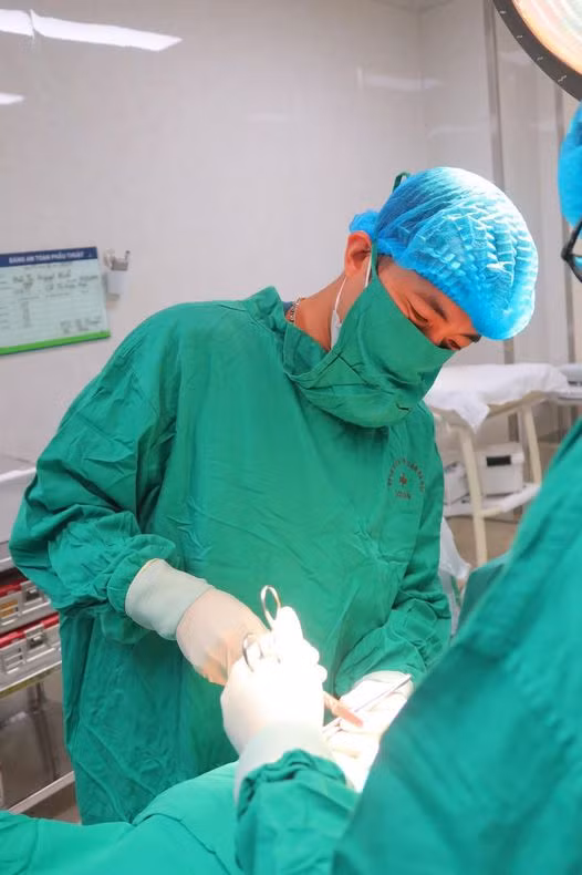 Nhờ chẩn đoán trước sinh, một trường hợp thai nhi thoát vị cơ hoành được các bác sĩ phát hiện kịp thời và thành công cứu sống sau mổ lấy thai. Nhờ chẩn đoán trước sinh, một trường hợp thai nhi thoát vị cơ hoành được các bác sĩ phát hiện kịp thời và thành công cứu sống sau mổ lấy thai.